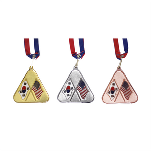 Deluxe Triangle Medal